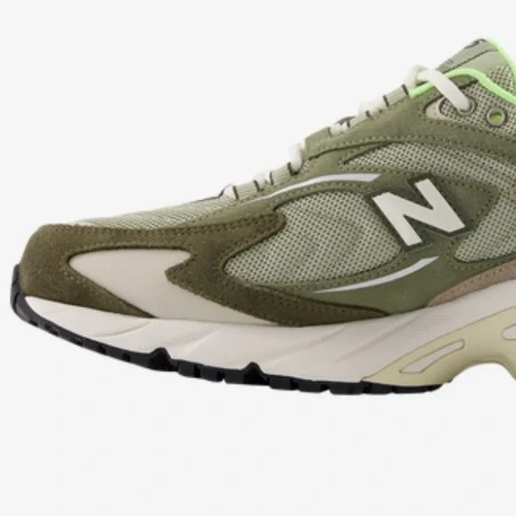 New Balance Heritage 725v1 Sneakers